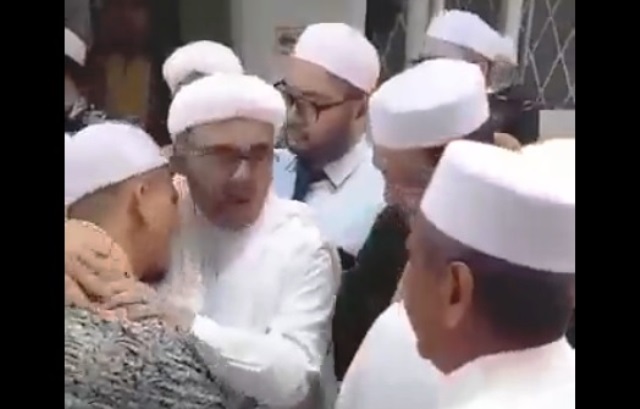 Habib Rizieq Bebas Bersyarat Langsung ke Petamburan