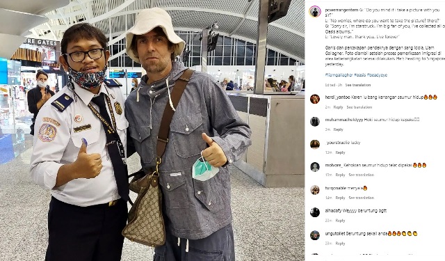 Vokalis Oasis Liam Gallagher Berlibur ke Bali Fans Foto Bersama di Bandara