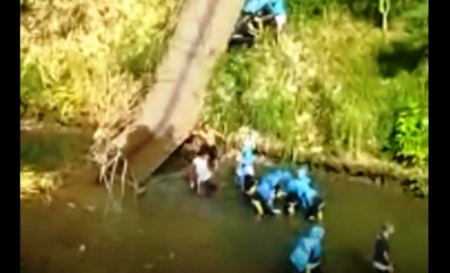 Jembatan Gantung Ambruk di Probolinggo Jatim Akibatkan Siswa Terluka
