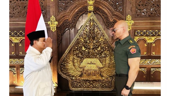 Deddy Corbuzier Terima Pangkat Letnan Kolonel Tituler TNI AD dari Menhan Prabowo Subianto