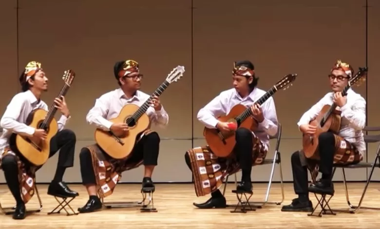 4.13 Guitar Quartet