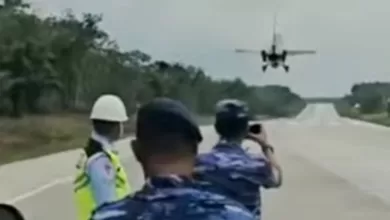 pesawat mendarat di tol lampung