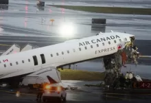 kecelakaan pesawat bandara LaGuardia