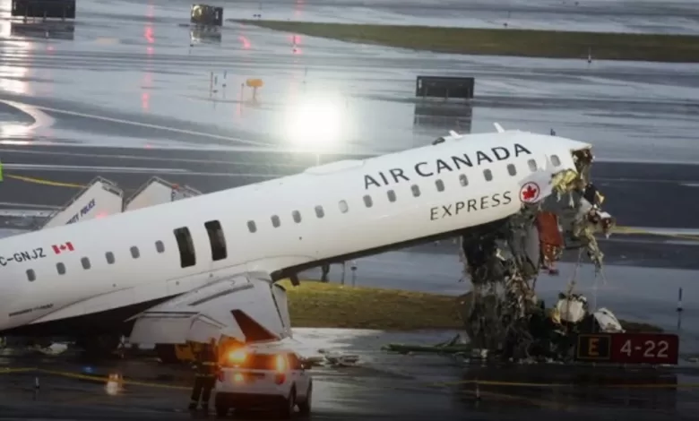 kecelakaan pesawat bandara LaGuardia