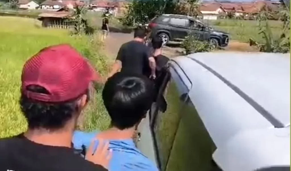 mayat dalam freezer bekasi