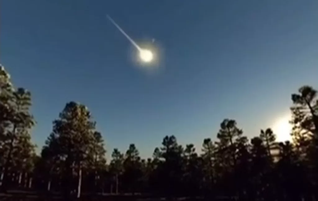 apakah asteroid Apophis akan menabrak bumi