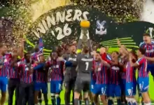 Crystal Palace juara