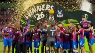 Crystal Palace juara