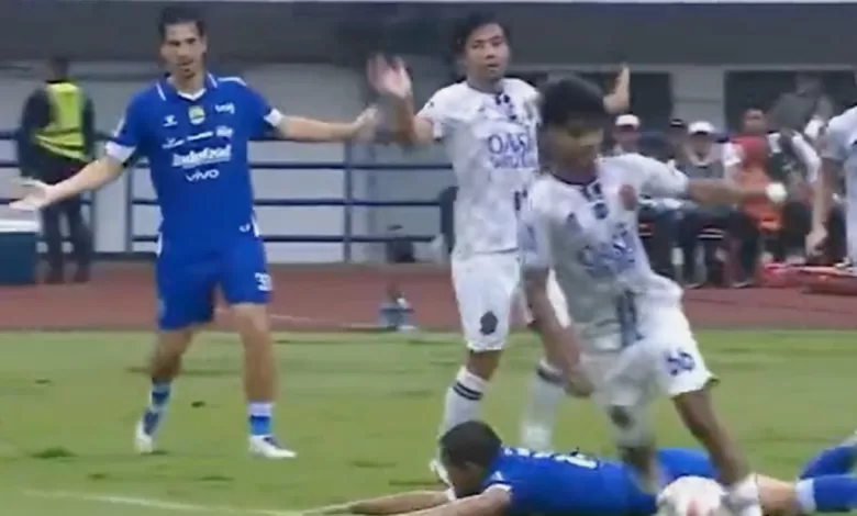 babak pertama Persib vs Persijap
