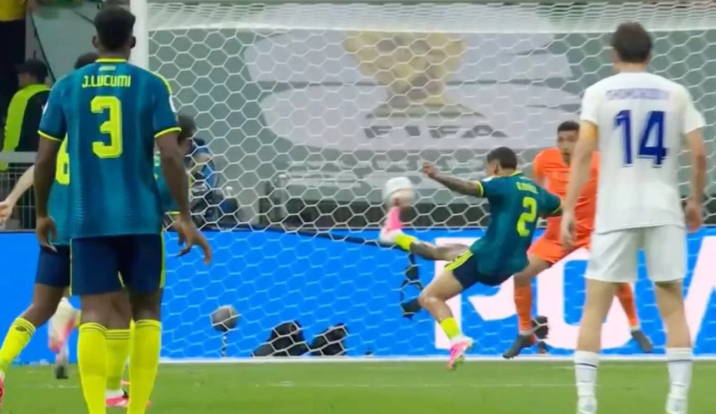 Babak Pertama Uzbekistan vs Kolombia